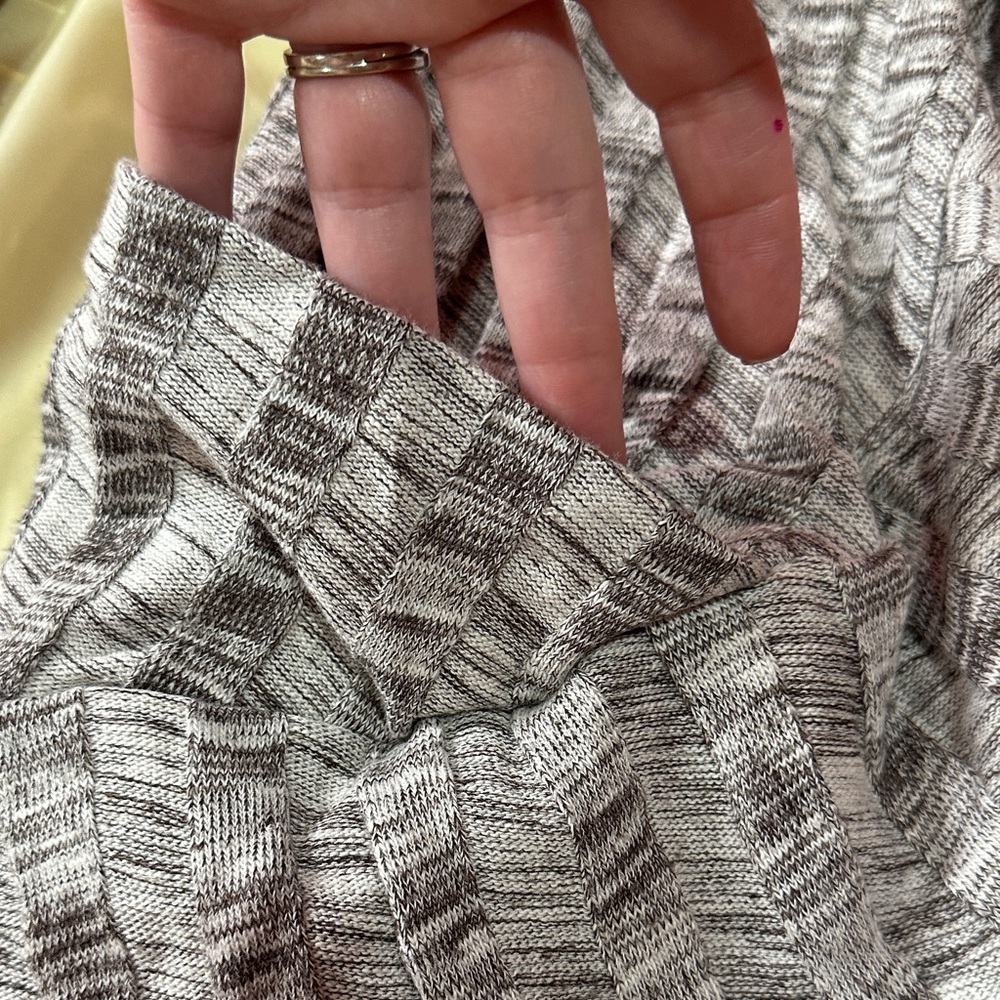Wet Seal Gray Women's Sweater - Picture 6 of 7